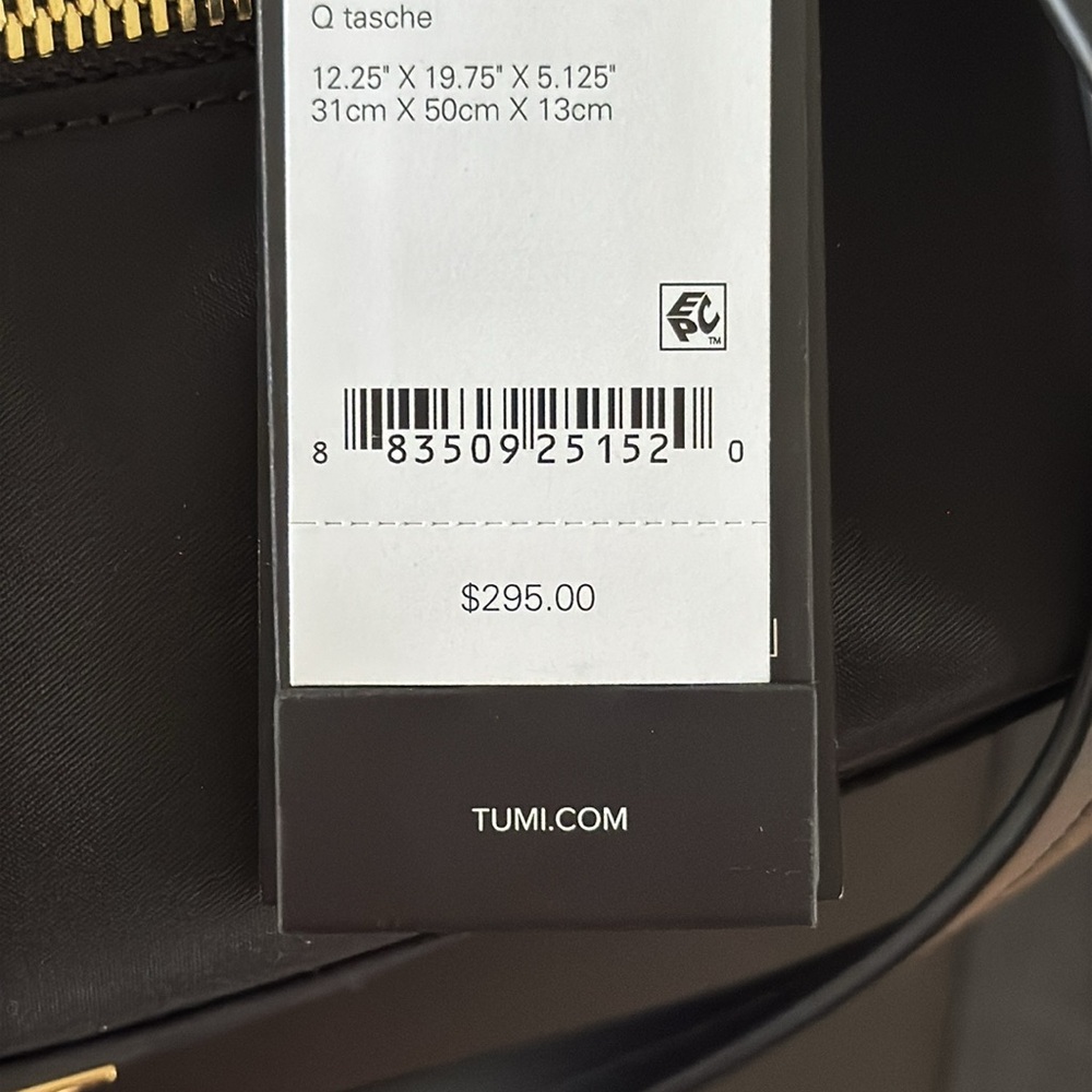 Tumi Voyageur Q Tote NWT - Picture 7 of 7